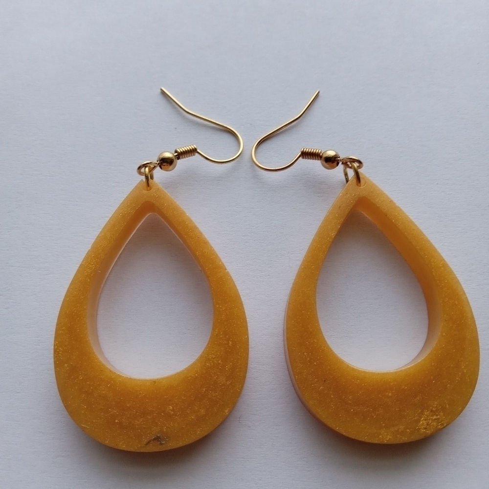 5/$50 Harvest gold resin teardrop earrings